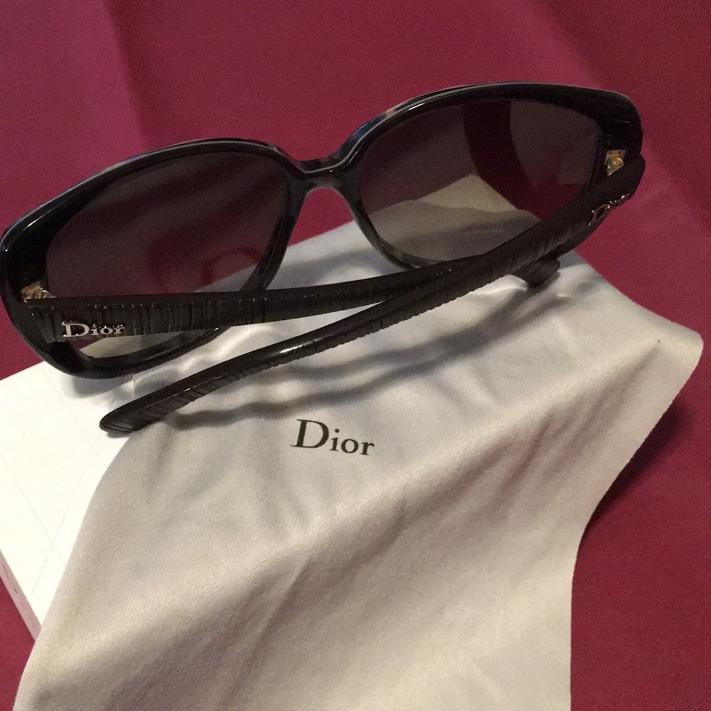 DIOR - Picture 3 of 8